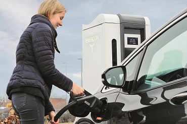 Rittal contribuye a la expansión de la red de carga para la movilidad eléctrica