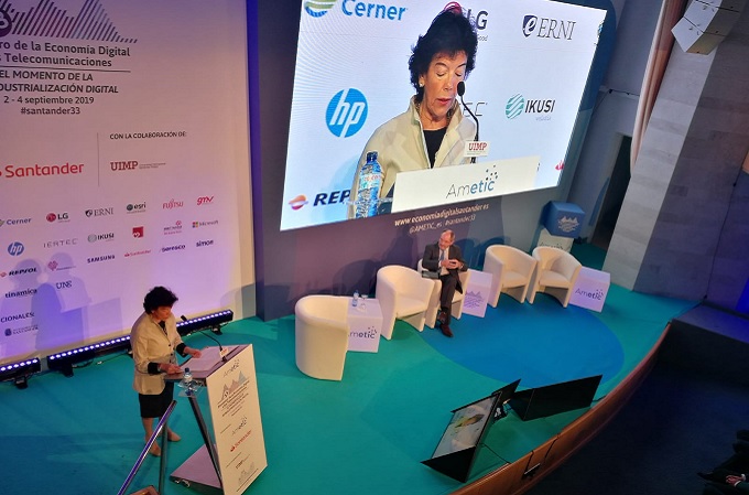 Isabel Celaá: “Tenemos un plan de digitalización de la Educación y la FP de 226 millones de euros”