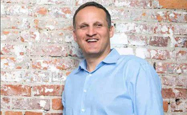 Amazon recupera a su exdirectivo Adam Selipsky para dirigir AWS