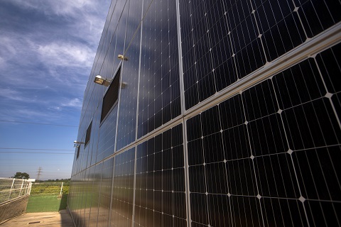 El CPD de Aire Networks Valencia recurre a placas solares y renovables