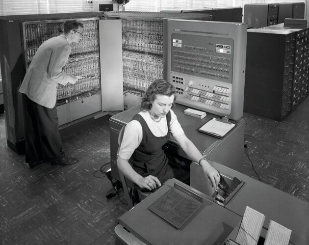 IBM Electronic Data Processing Machine. IBM Electronic Data Processing Machine.